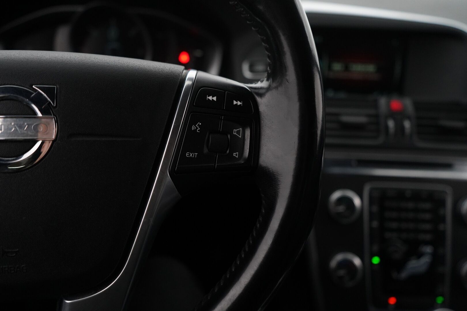 Volvo XC60 2014 D4 AWD Summum Polestar Aut. *Polestar / Nahat / VOC / Koukku* - Kahdet OEM vanteet / Polestar-ohjelma tehtaalta / Särmä huoltohistoria - HULLUT AVAJAISHULINAT KORKOTARJOUS 3,29 %