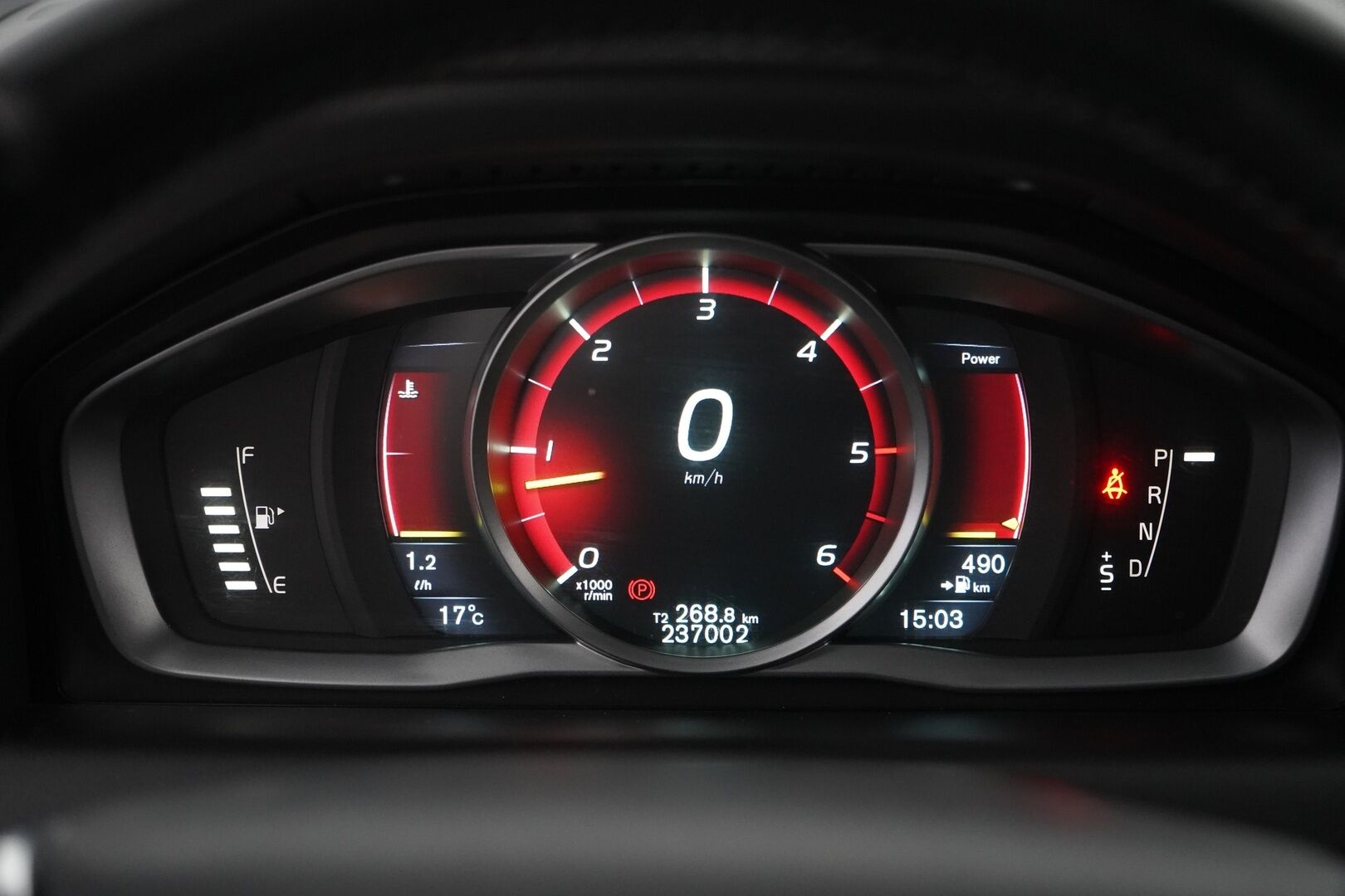 Volvo XC60 2014 D4 AWD Summum Polestar Aut. - Polestar | Nahat | VOC | Koukku | Kahdet OEM vanteet | Polestar-ohjelma tehtaalta | Särmä huoltohistoria | Viimeisin huolto 234tkm