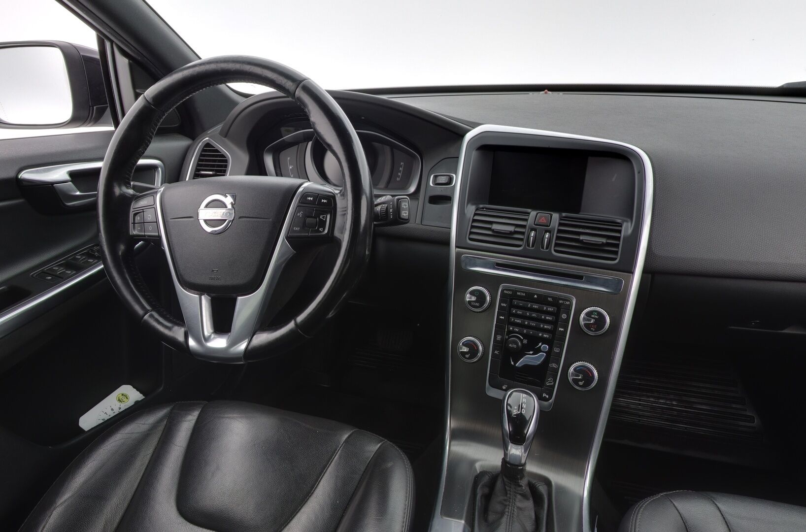 Volvo XC60 2014 D4 AWD Summum Polestar Aut. *Polestar / Nahat / VOC / Koukku* - Kahdet OEM vanteet / Polestar-ohjelma tehtaalta / Särmä huoltohistoria - HULLUT AVAJAISHULINAT KORKOTARJOUS 3,29 %