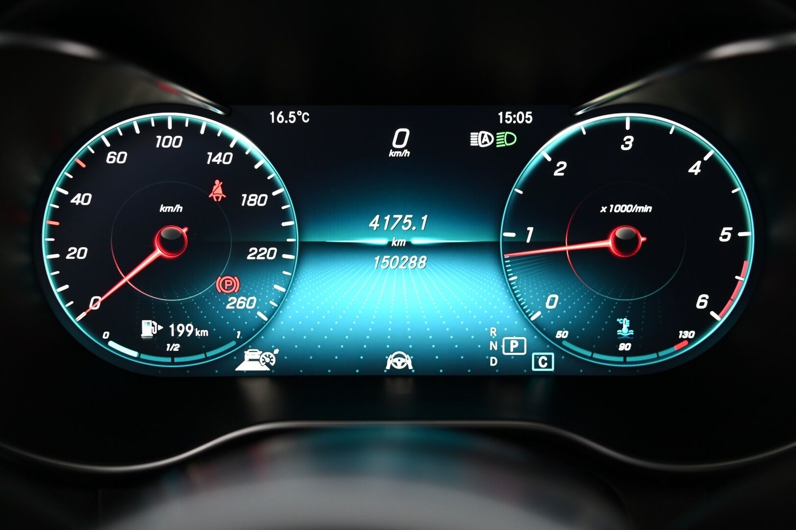 Mercedes-Benz C 2019 C 220 d 4MATIC Amg *Panorama / Distronic / Burmester / 360-kamera / Webasto / HUD / Muistinahat* - 3,99 % KORKOTARJOUS TÄHÄN AUTOON - *Todella kovilla varusteilla! / 2x Vanteet ja renkaat / Hyvä huoltohistoria!