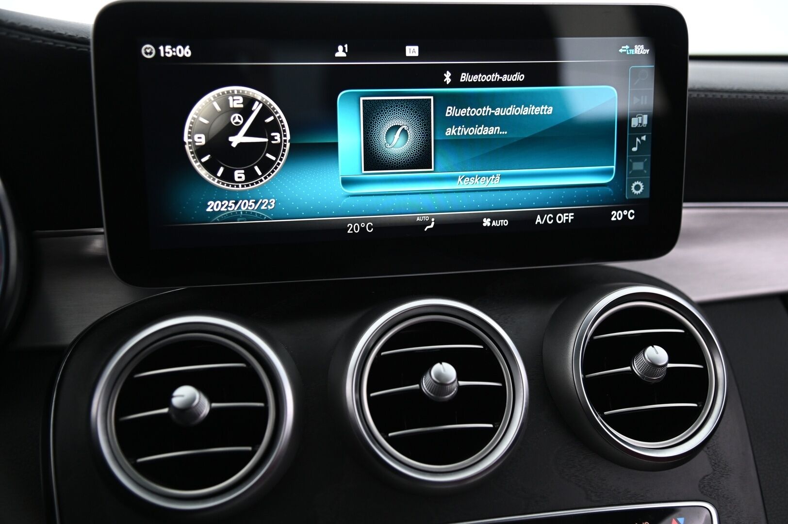 Mercedes-Benz C 2019 C 220 d 4MATIC Amg *Panorama / Distronic / Burmester / 360-kamera / Webasto / HUD / Muistinahat* - 3,99 % KORKOTARJOUS TÄHÄN AUTOON - *Todella kovilla varusteilla! / 2x Vanteet ja renkaat / Hyvä huoltohistoria!