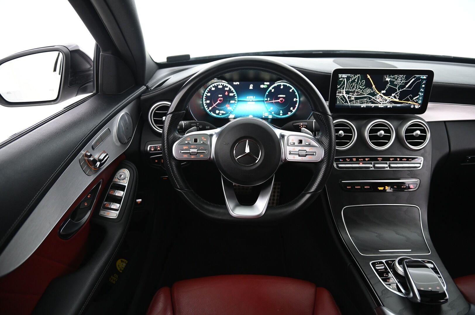 Mercedes-Benz C 2019 C 220 d 4MATIC Amg *Panorama / Distronic / Burmester / 360-kamera / Webasto / HUD / Muistinahat* - 3,99 % KORKOTARJOUS TÄHÄN AUTOON - *Todella kovilla varusteilla! / 2x Vanteet ja renkaat / Hyvä huoltohistoria!
