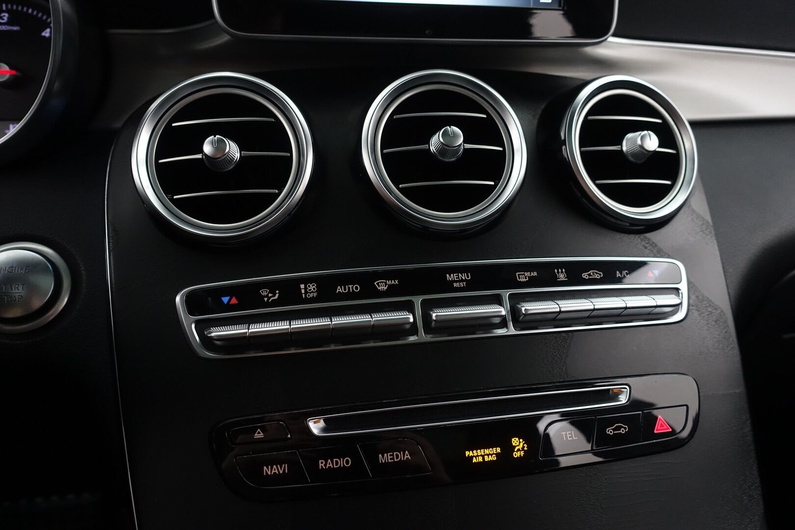 Mercedes-Benz GLC 2018 220 d 4Matic A Premium Business AMG - | Webasto | Burmester | Panorama | ILS-LED | P.kamera & tutkat | Sporttipenkit | Koukku | Navi |