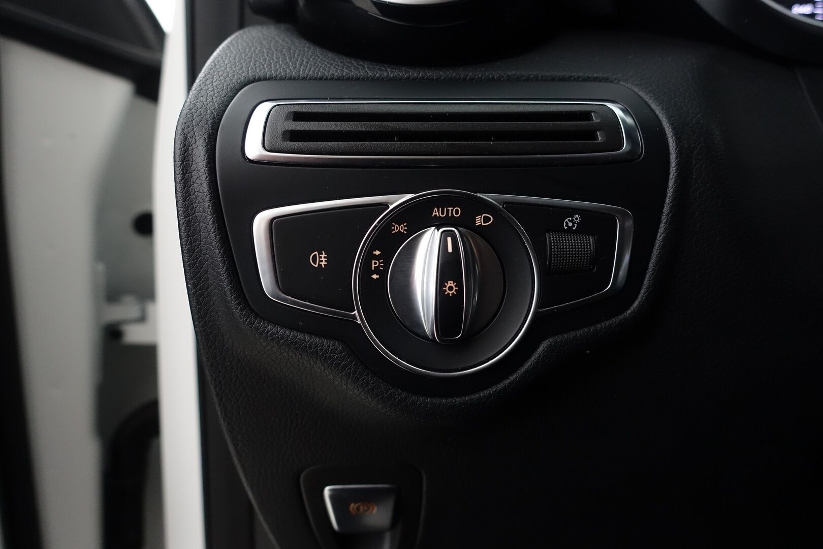 Mercedes-Benz GLC 2018 220 d 4Matic A Premium Business AMG - | Webasto | Burmester | Panorama | ILS-LED | P.kamera & tutkat | Sporttipenkit | Koukku | Navi |