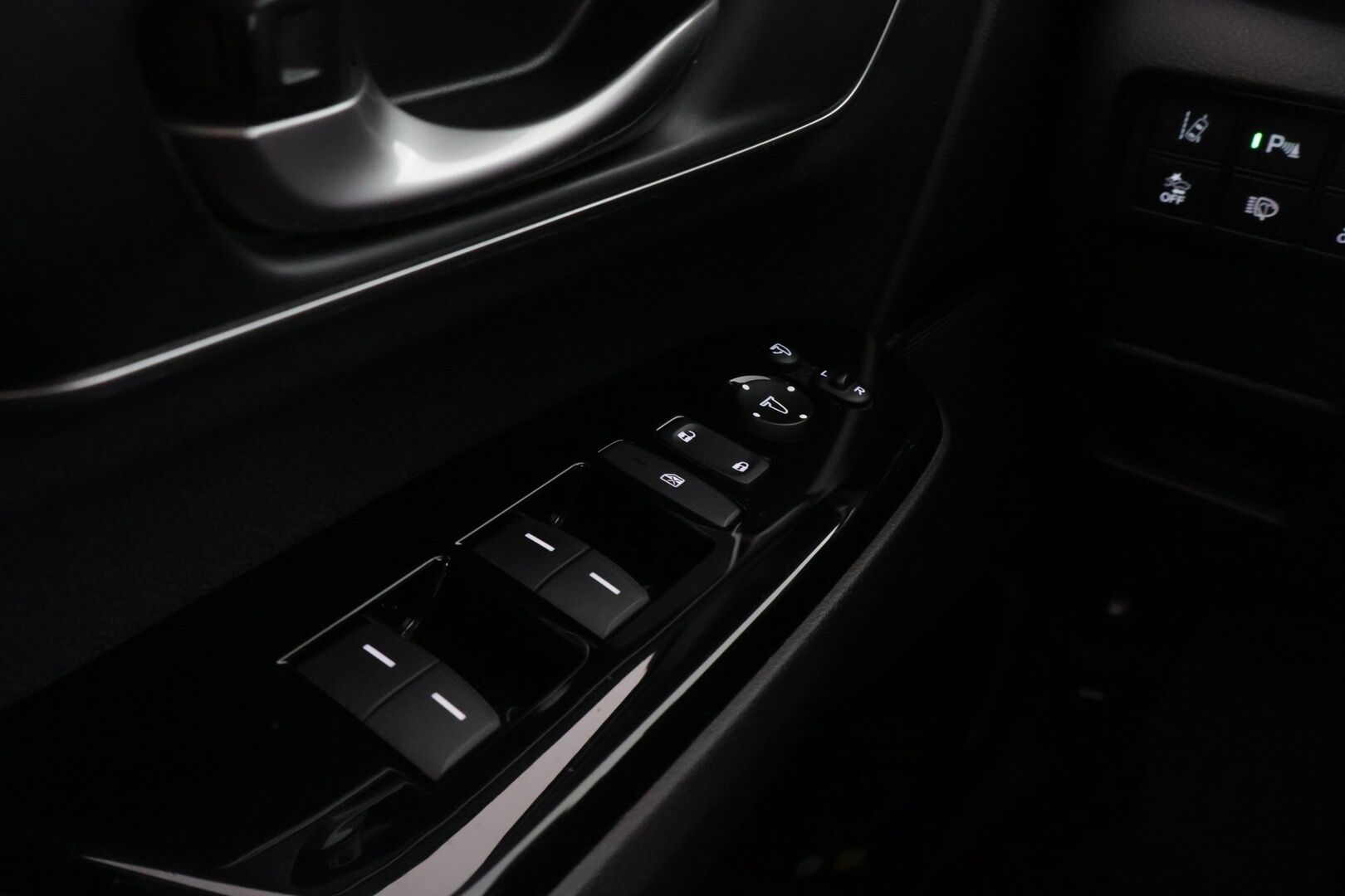 HONDA CR-V 2019 Hybrid Elegance AWD AT ** Neliveto / Kamera / ACC / Keyless - ** Kahdet renkaat aluvanteilla / Asiallinen huoltokirja **
