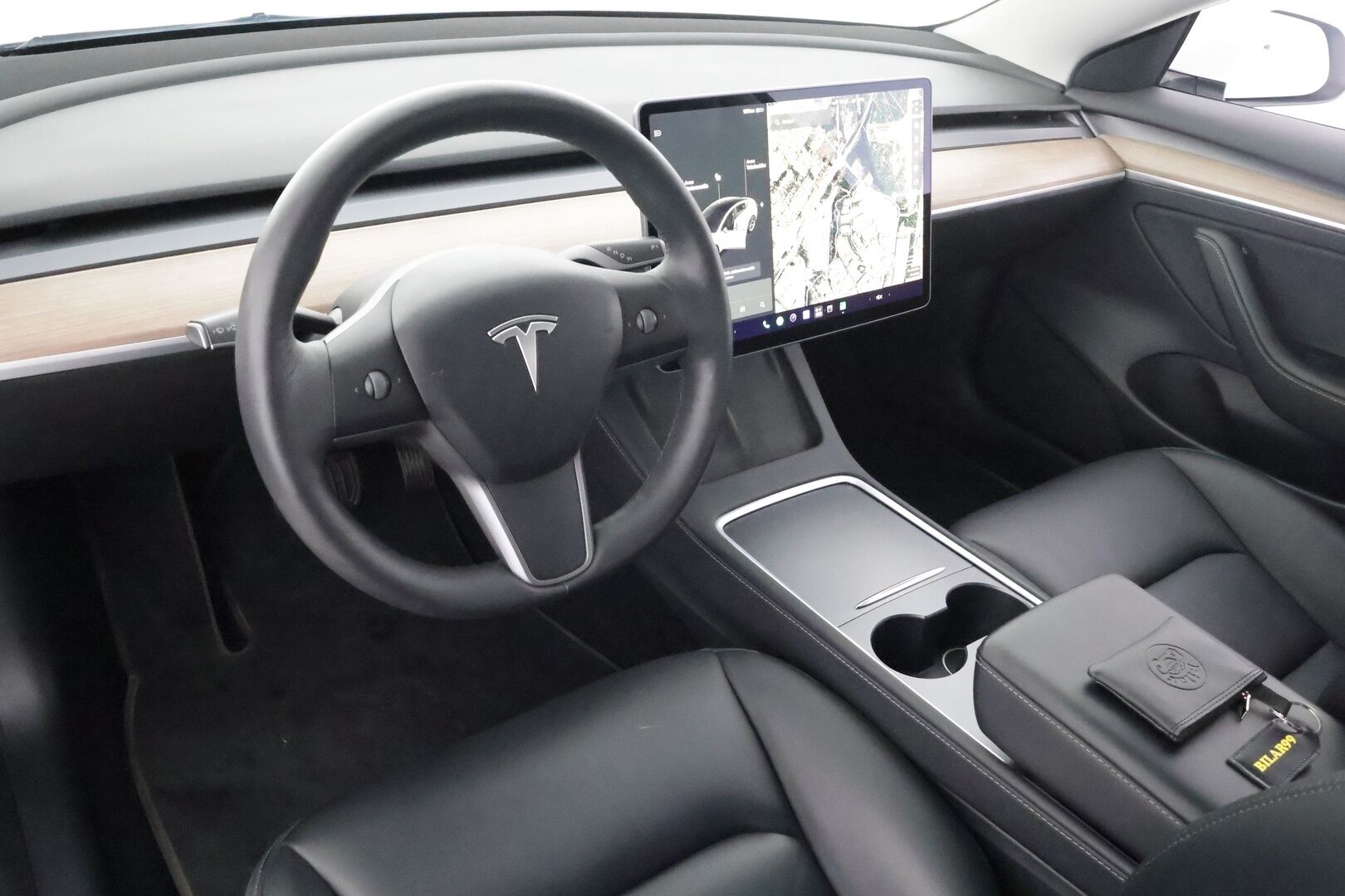 Tesla Model 3 2021 Standard Range Plus - | ACC | Refresh | ILP | Matrix | Lasikatto | Sähkönahat | Muistipenkki | P.kamera ja tutkat | Autosteer | Lämm. ratti | 2x renkaat aluineen | 