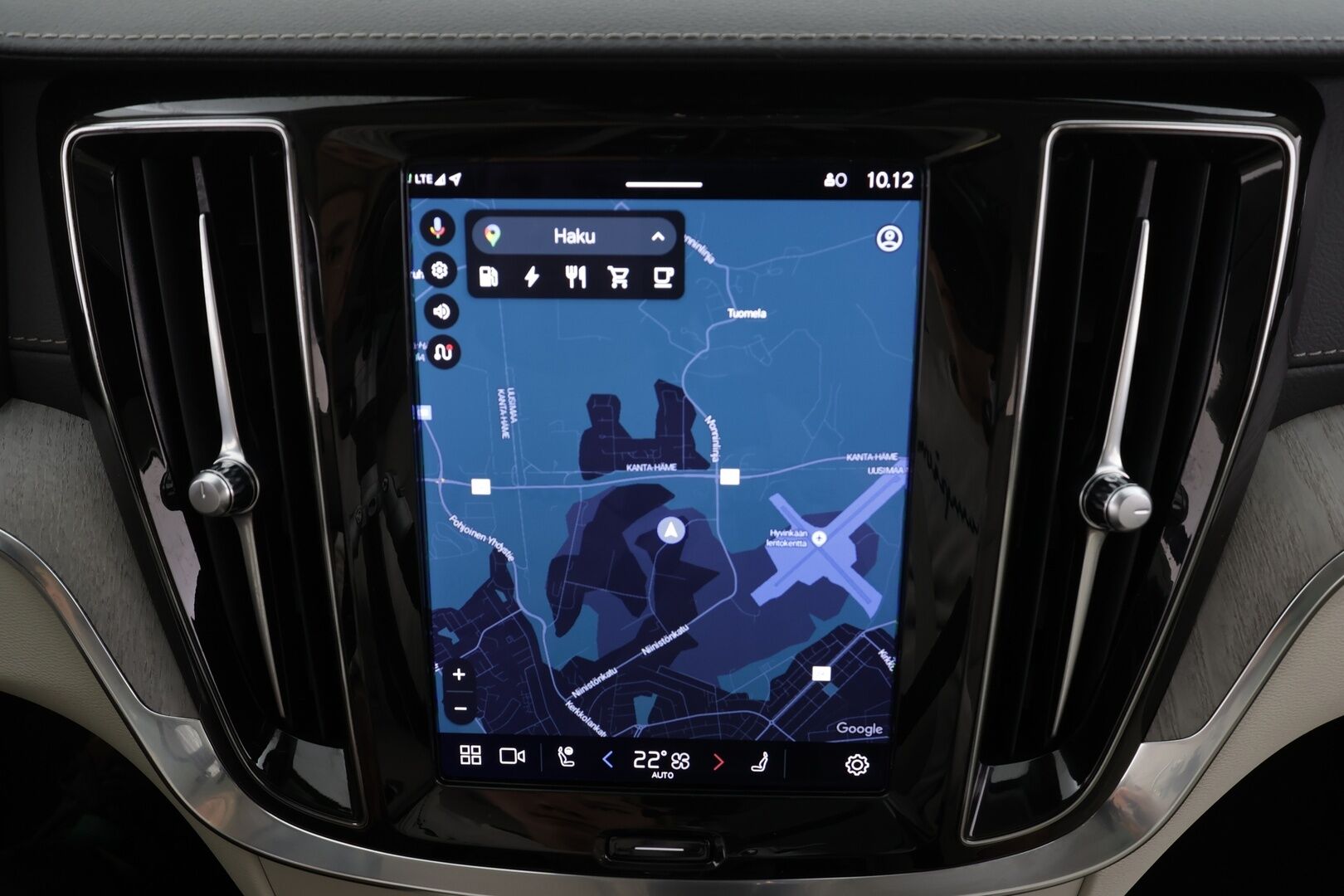 Volvo V60 2023 T8 AWD Long Range High Performance Ultimate Dark aut * ACC / HUD / 360° / H&K / Full LED / Muistipenkit / Panorama * - Koukku / Facelift / Vaaleat nahat / BLIS / Akku kuntotarkastettu SOH 97% / Merkkihuollettu / Huippuvarusteet