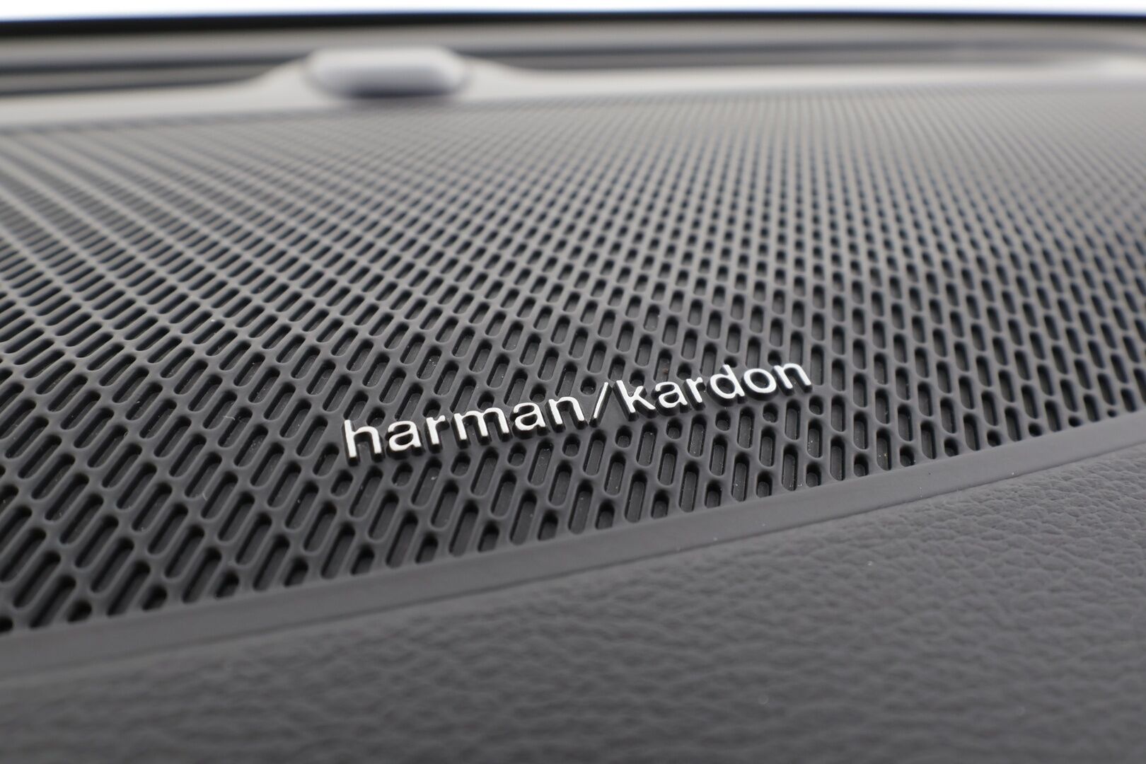 Volvo V60 2023 T8 AWD Long Range High Performance Ultimate Dark aut * ACC / HUD / 360° / H&K / Full LED / Muistipenkit / Panorama * - Koukku / Facelift / Vaaleat nahat / BLIS / Akku kuntotarkastettu SOH 97% / Merkkihuollettu / Huippuvarusteet