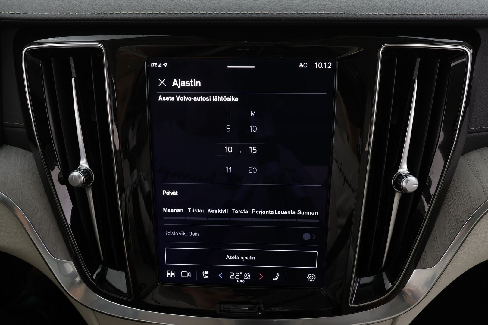 Volvo V60 2023 T8 AWD Long Range High Performance Ultimate Dark aut * ACC / HUD / 360° / H&K / Full LED / Muistipenkit / Panorama * - Koukku / Facelift / Vaaleat nahat / BLIS / Akku kuntotarkastettu SOH 97% / Merkkihuollettu / Huippuvarusteet