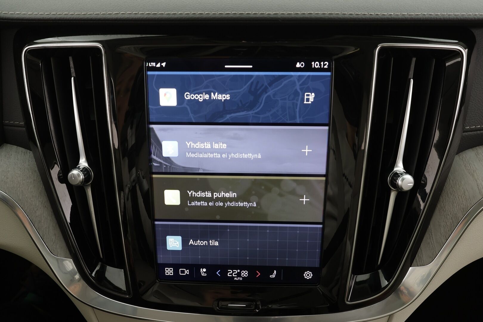 Volvo V60 2023 T8 AWD Long Range High Performance Ultimate Dark aut * ACC / HUD / 360° / H&K / Full LED / Muistipenkit / Panorama * - Koukku / Facelift / Vaaleat nahat / BLIS / Akku kuntotarkastettu SOH 97% / Merkkihuollettu / Huippuvarusteet