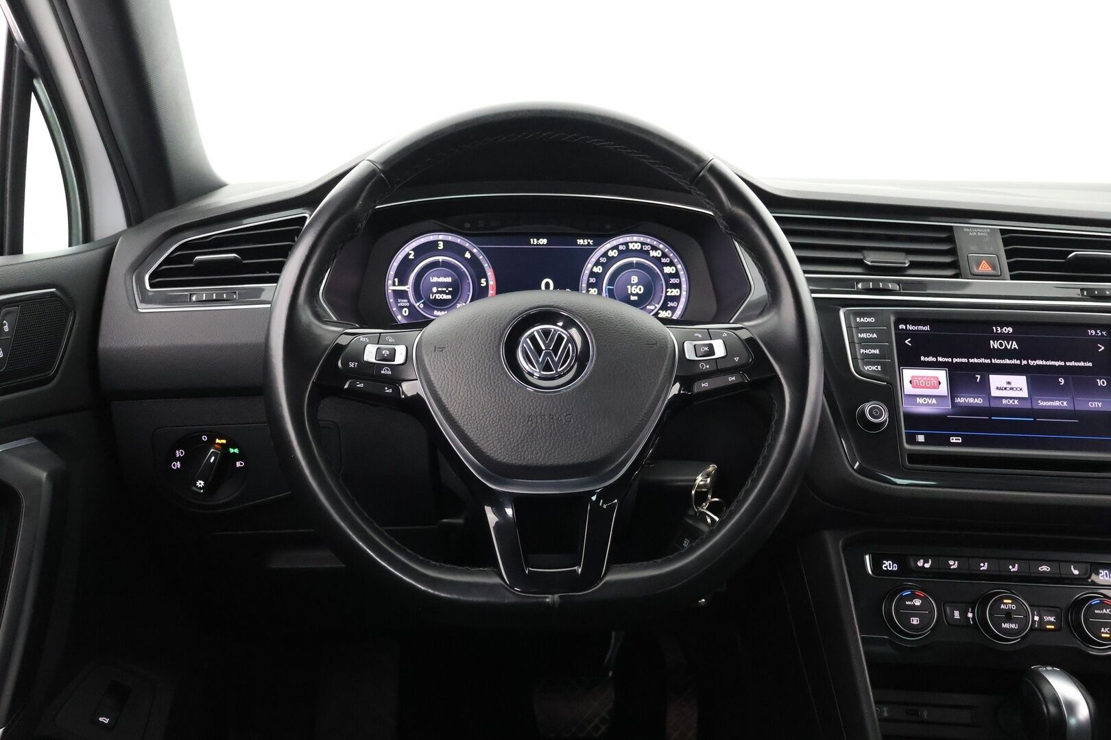 Volkswagen Tiguan 2017 R-Line 2,0 TDI SCR 140 kW (190 hv) 4MOTION DSG-automaatti - ACC | Vetokoukku | P-kamera | Webasto | Dynamic-LED | Digimittaristo 