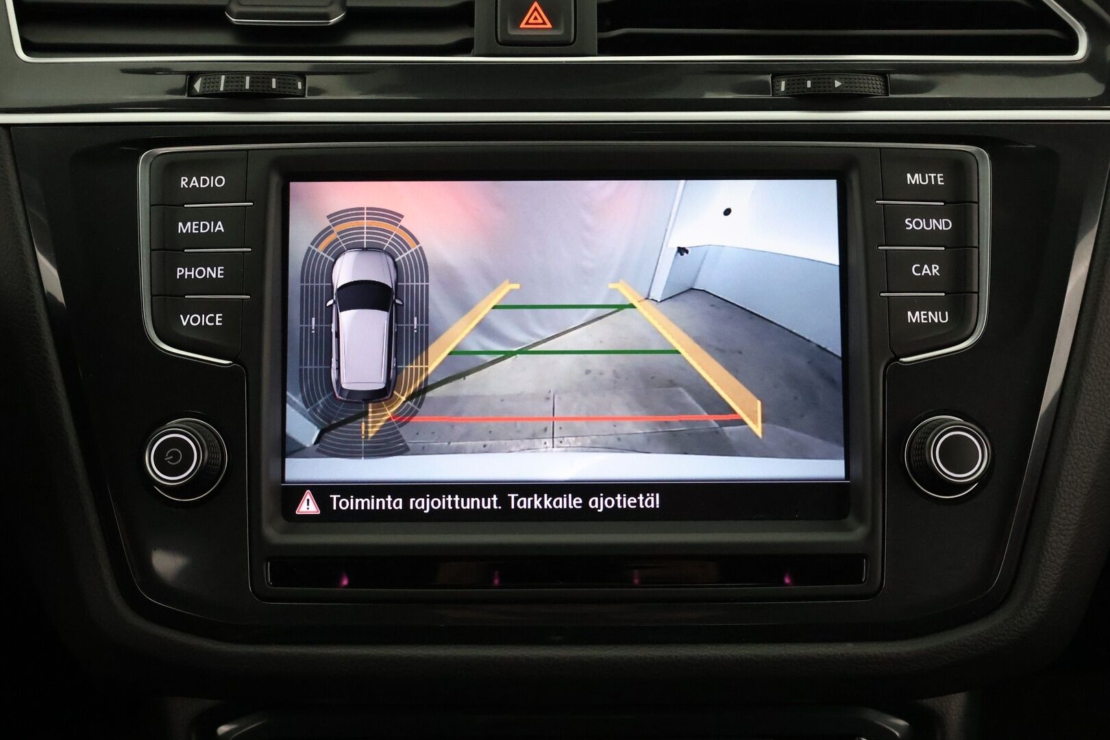 Volkswagen Tiguan 2017 R-Line 2,0 TDI SCR 140 kW (190 hv) 4MOTION DSG-automaatti - ACC | Vetokoukku | P-kamera | Webasto | Dynamic-LED | Digimittaristo 