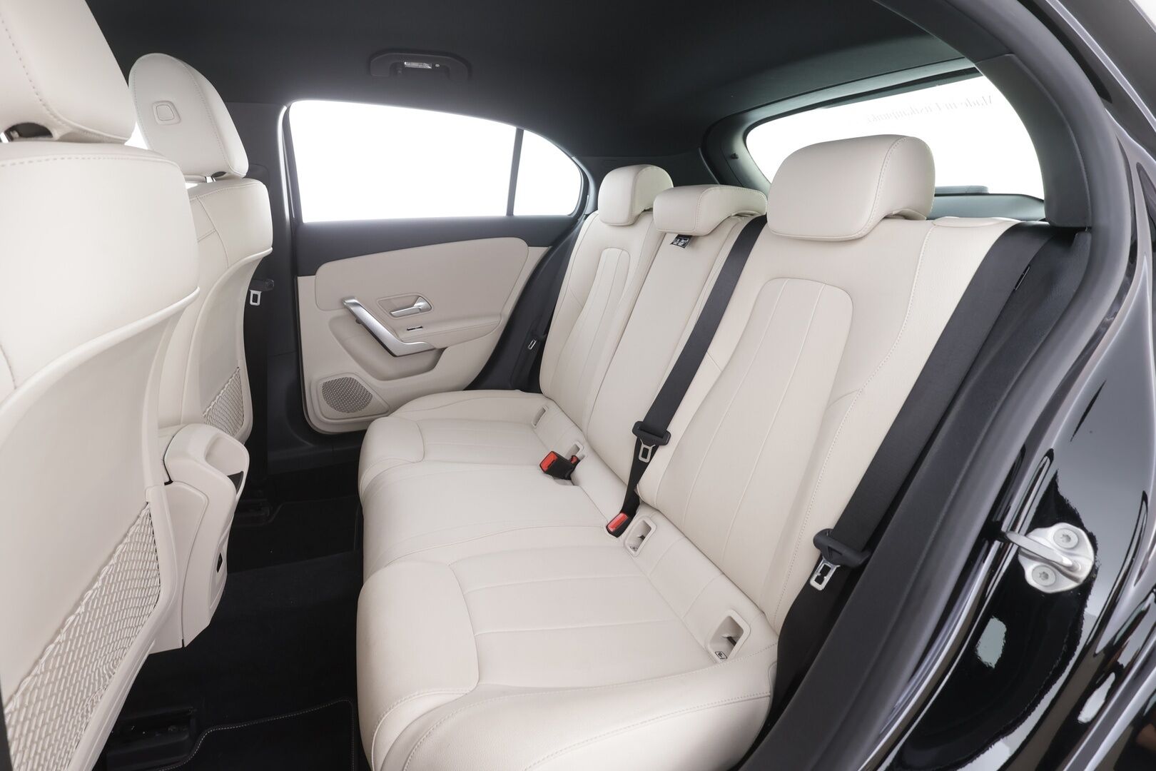 Mercedes-Benz A 2023 180 A Suomi Edition - | Nahat | LED | P.kamera ja tutkat | Active Lane Assist | Digimittaristo | Apple & Android | Vakkari | 1-om suomiauto | Merkkihuollot | 2x renkaat aluin | 