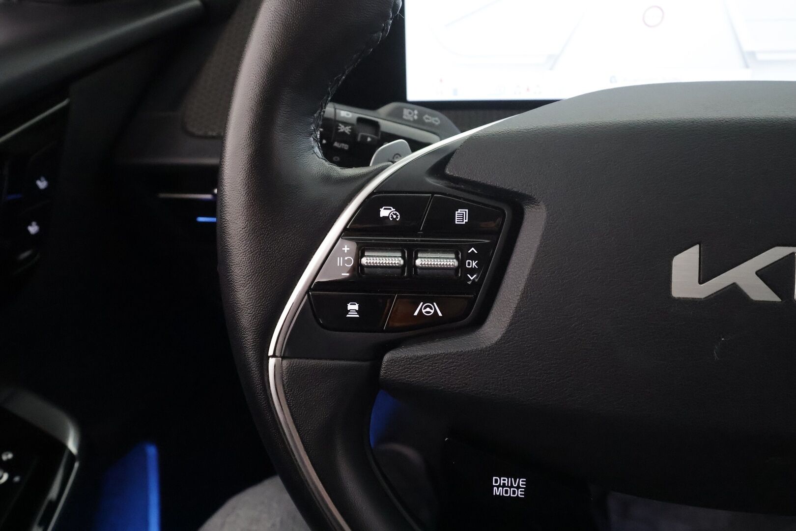 Kia EV6 2023 AWD 77 kWh 325 hv - Widescreen | SCC | ILP | Koukku | Nahat | P.kamera | Muistipenkki | Apple&Android 