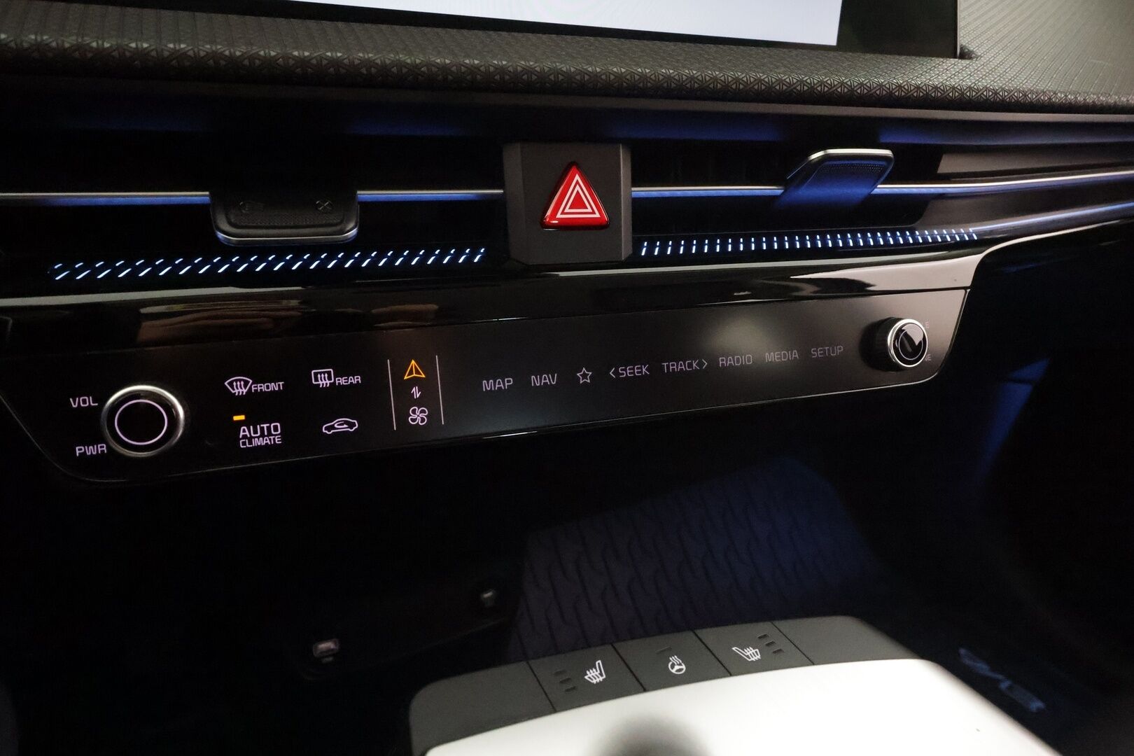 Kia EV6 2023 AWD 77 kWh 325 hv - Widescreen | SCC | ILP | Koukku | Nahat | P.kamera | Muistipenkki | Apple&Android 