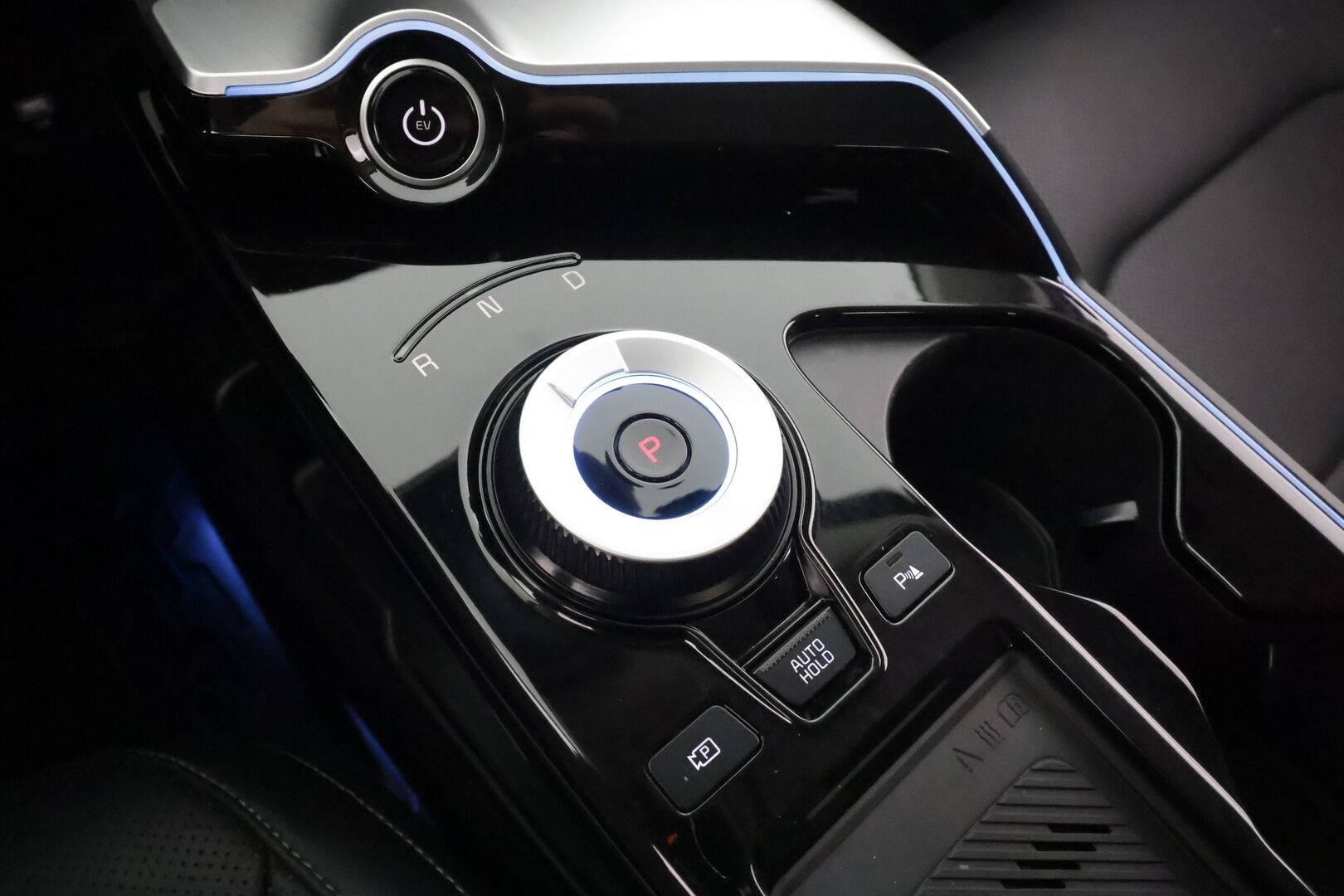 Kia EV6 2023 AWD 77 kWh 325 hv * Widescreen / SCC / ILP / Koukku / Nahat / P.kamera / Muistipenkki / Apple&Android * - 1-Om suomi-auto / Merkkihuollettu / Kahdet renkaat / Koti&kauppalaturi - HULLUT AVAJAISHULINAT KORKOTARJOUS 3,29 %