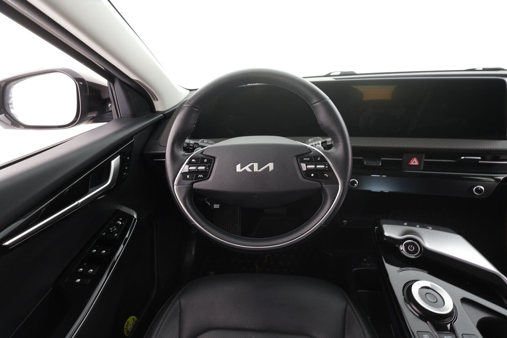 Kia EV6 2023 AWD 77 kWh 325 hv - Widescreen | SCC | ILP | Koukku | Nahat | P.kamera | Muistipenkki | Apple&Android 