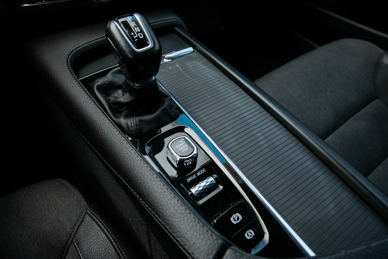 Volvo V90 2019 D4 Momentum Advanced ** Adapt.Vakkari / Digimittaristo / Esilämmitin / Keyless! ** - HULLUT AVAJAISHULINAT KORKOTARJOUS 3,29 %