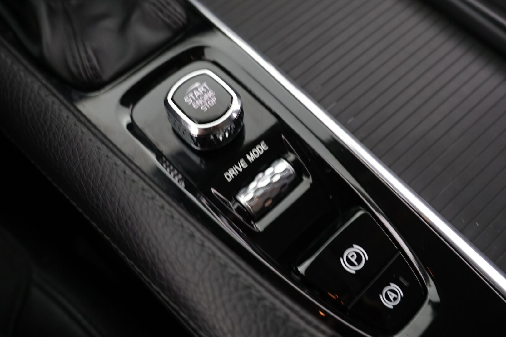 Volvo V90 2019 D4 Momentum aut - | Pilot assist | VOC | Keyless go | Huippuhieno