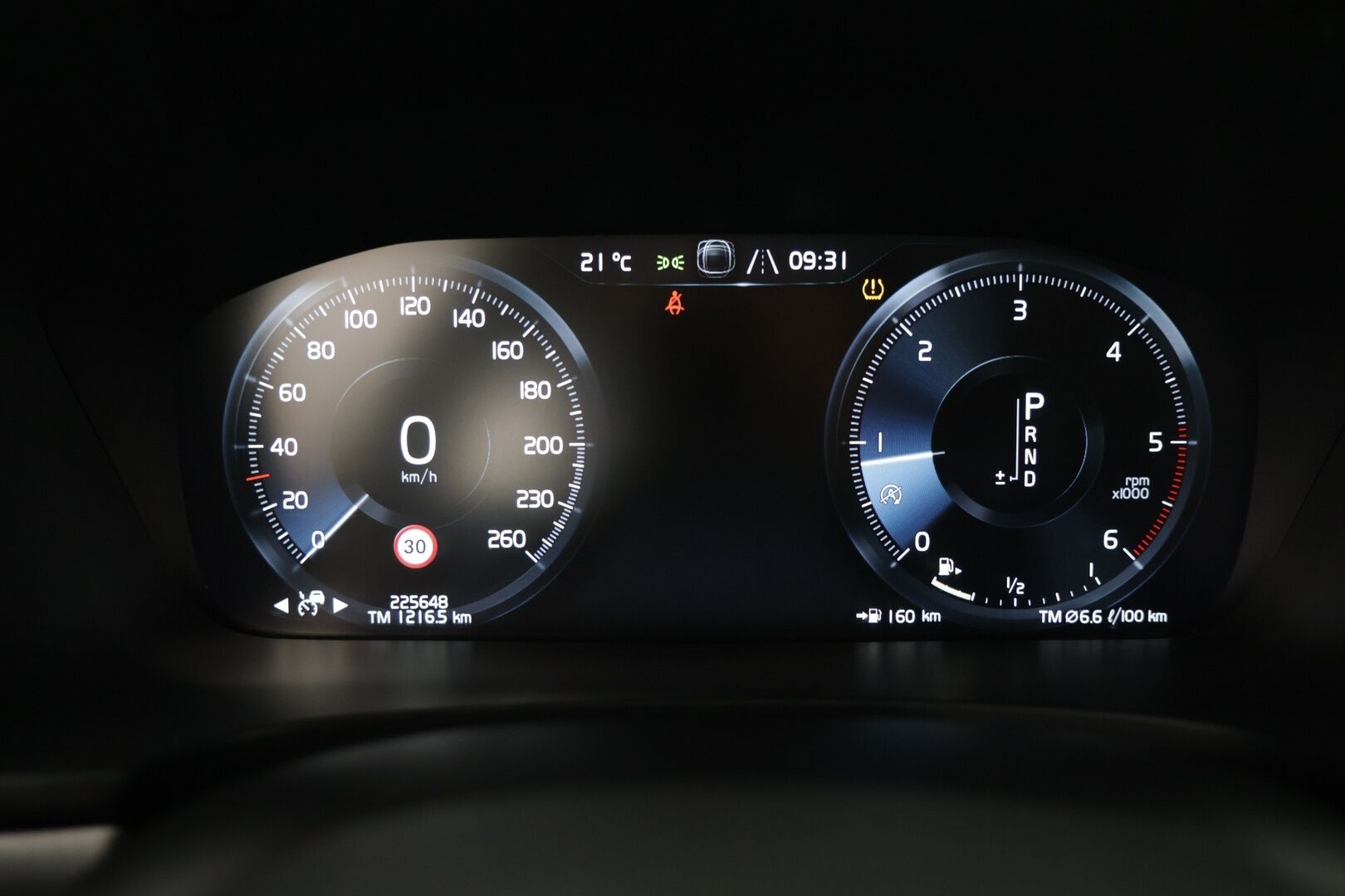 Volvo V90 2019 D4 Momentum aut - | Pilot assist | VOC | Keyless go | Huippuhieno
