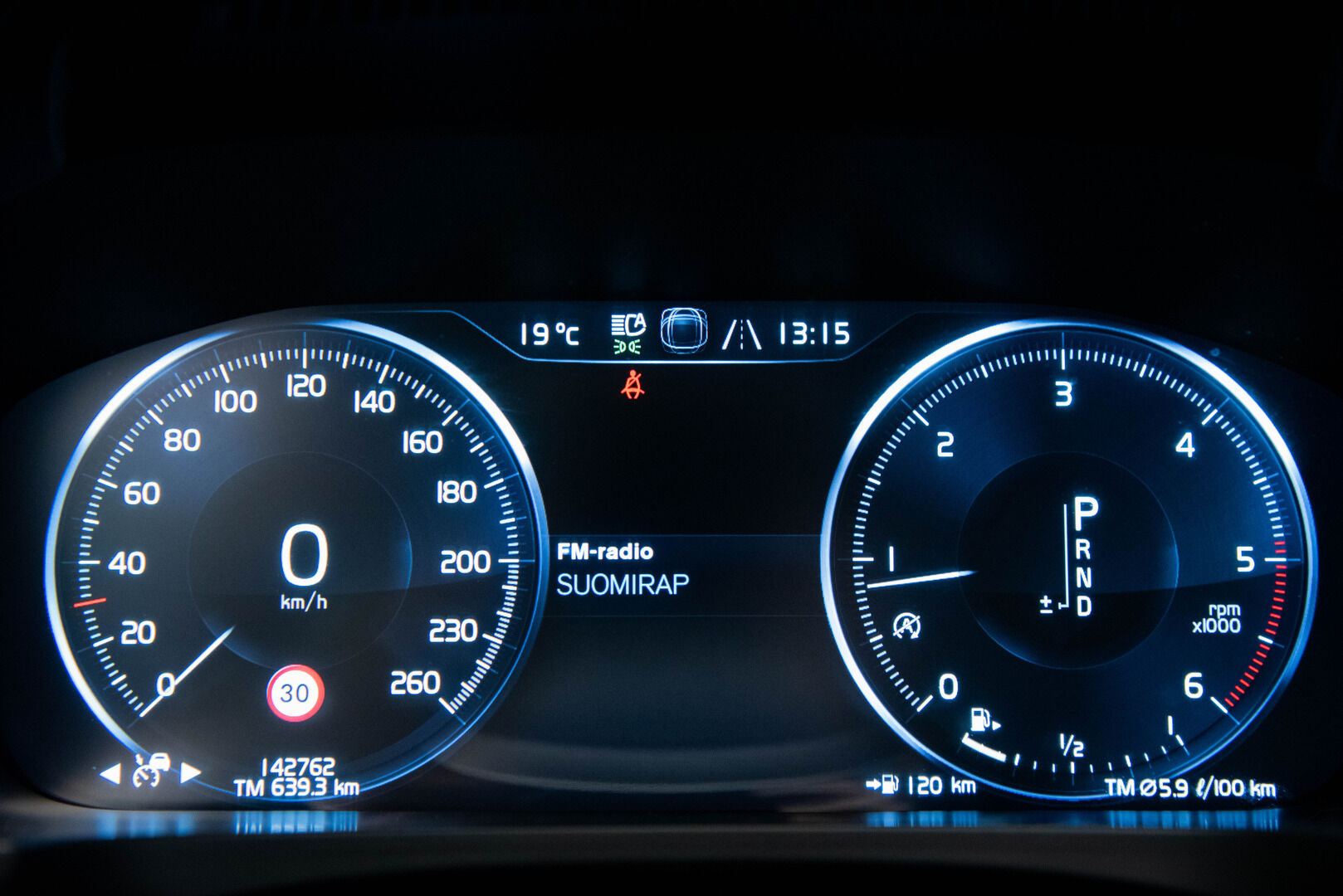 Volvo V90 2019 D4 Momentum Advanced ** Adapt.Vakkari / Digimittaristo / Esilämmitin / Keyless! ** - HULLUT AVAJAISHULINAT KORKOTARJOUS 3,29 %