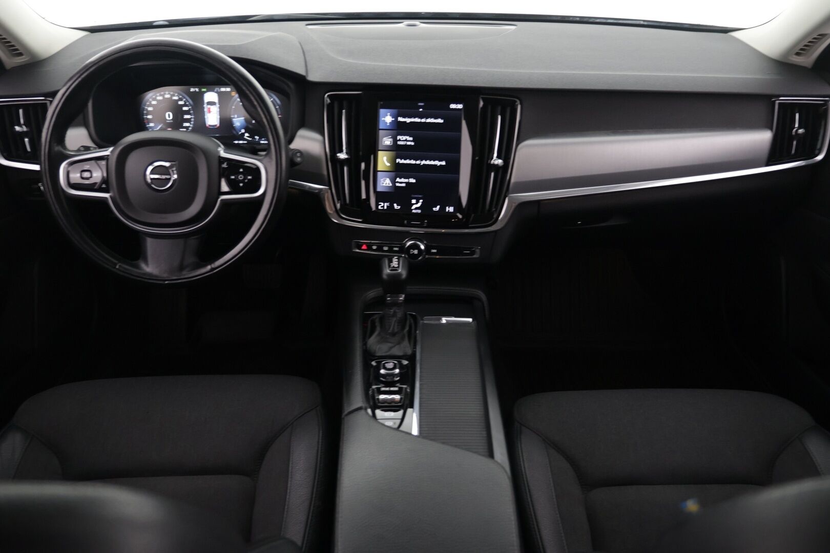 Volvo V90 2019 D4 Momentum aut - | Pilot assist | VOC | Keyless go | Huippuhieno