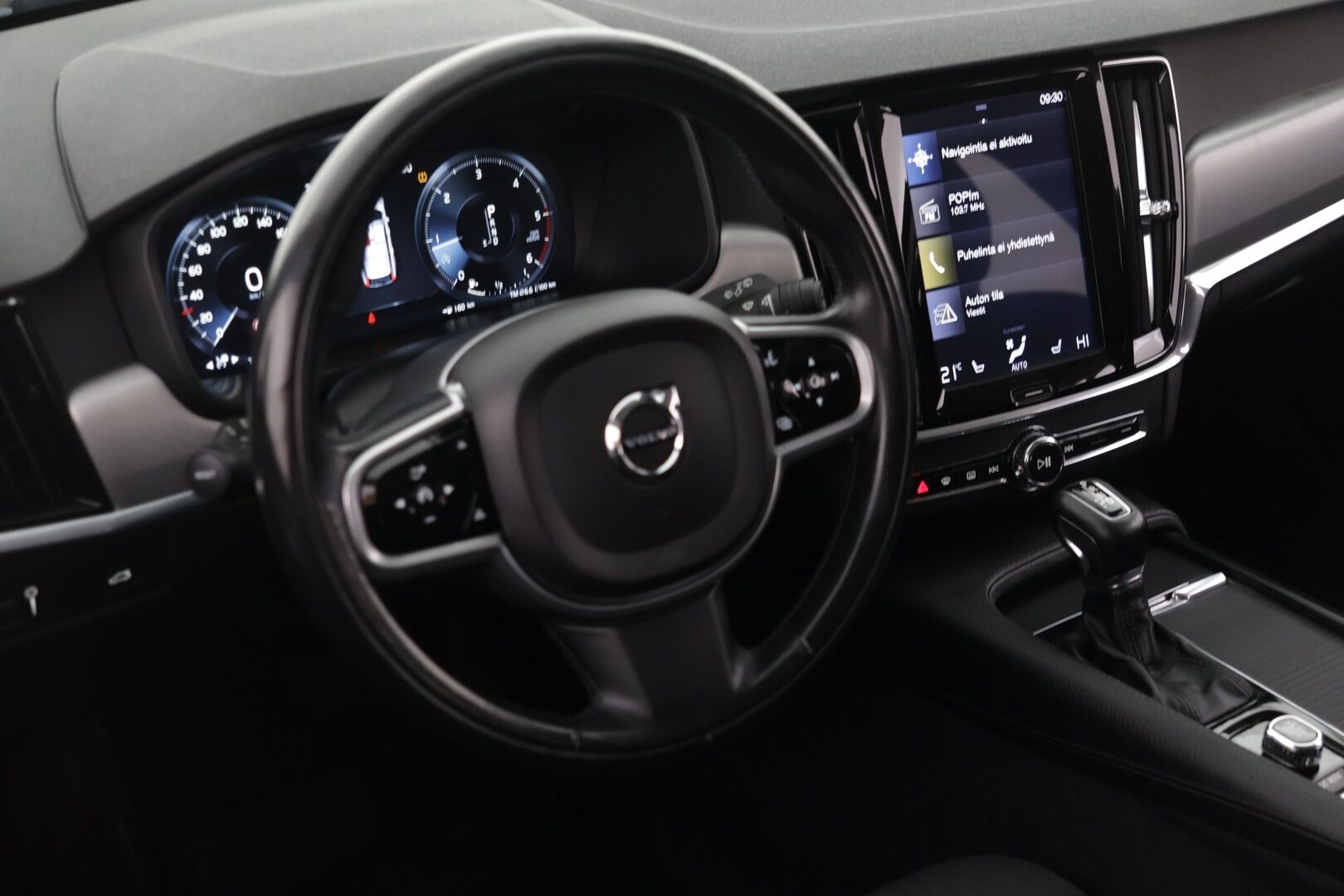 Volvo V90 2019 D4 Momentum aut - | Pilot assist | VOC | Keyless go | Huippuhieno