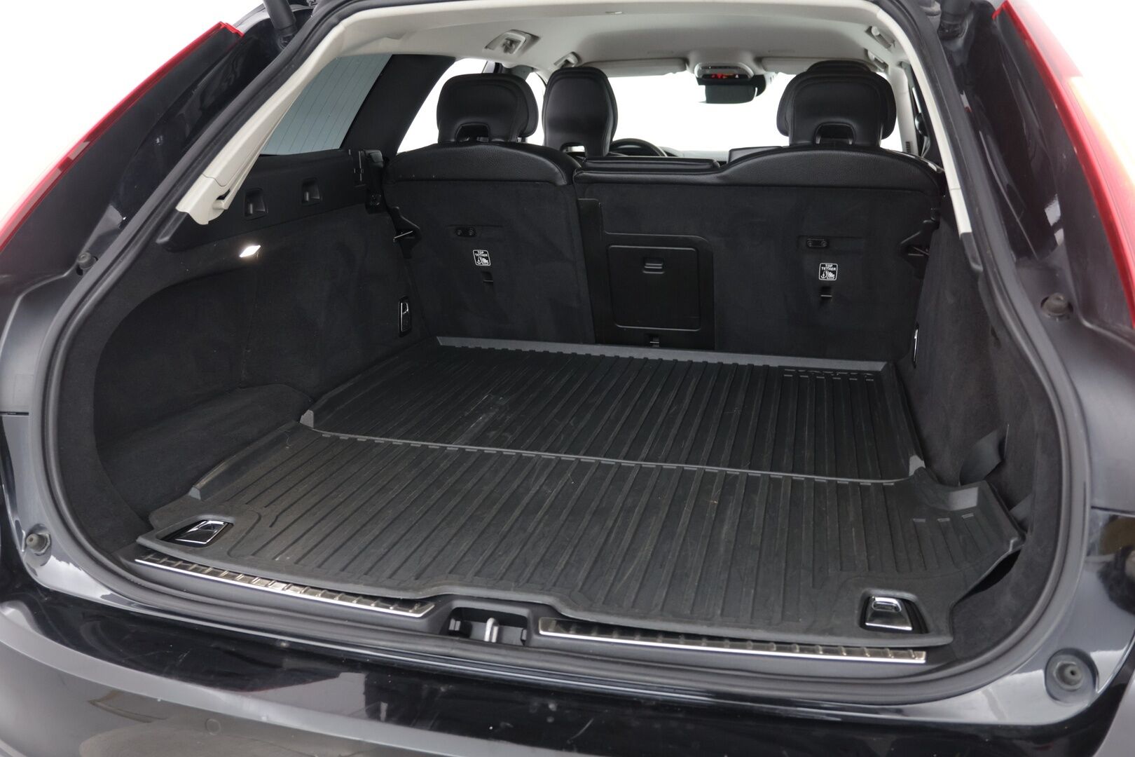 Volvo V90 2019 D4 Momentum aut - | Pilot assist | VOC | Keyless go | Huippuhieno