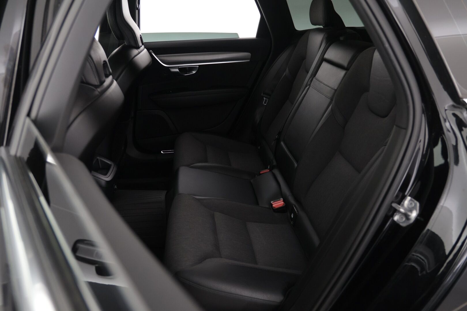 Volvo V90 2019 D4 Momentum aut - | Pilot assist | VOC | Keyless go | Huippuhieno