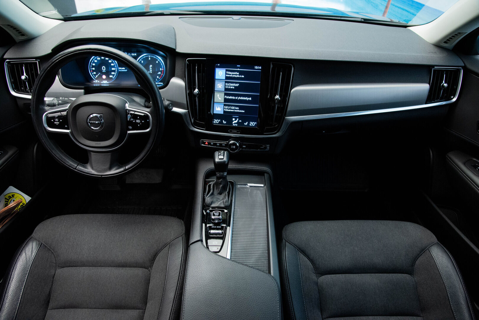 Volvo V90 2019 D4 Momentum Advanced ** Adapt.Vakkari / Digimittaristo / Esilämmitin / Keyless! ** - HULLUT AVAJAISHULINAT KORKOTARJOUS 3,29 %