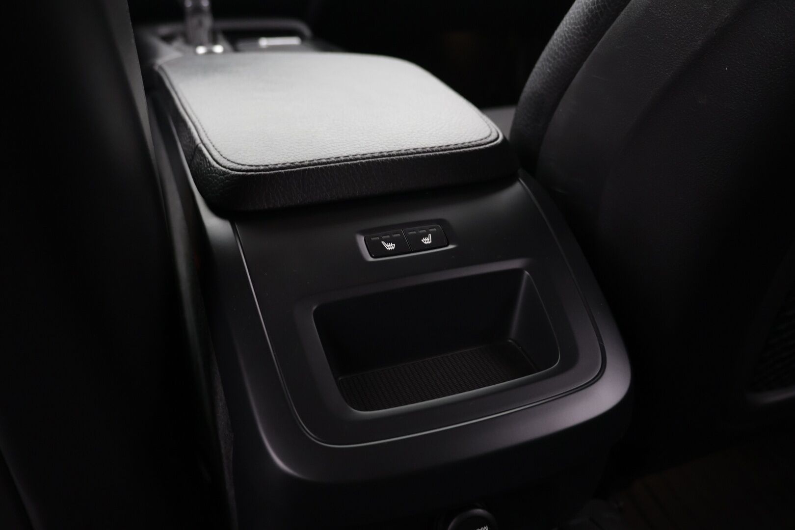 Volvo V90 2019 D4 Momentum aut - | Pilot assist | VOC | Keyless go | Huippuhieno