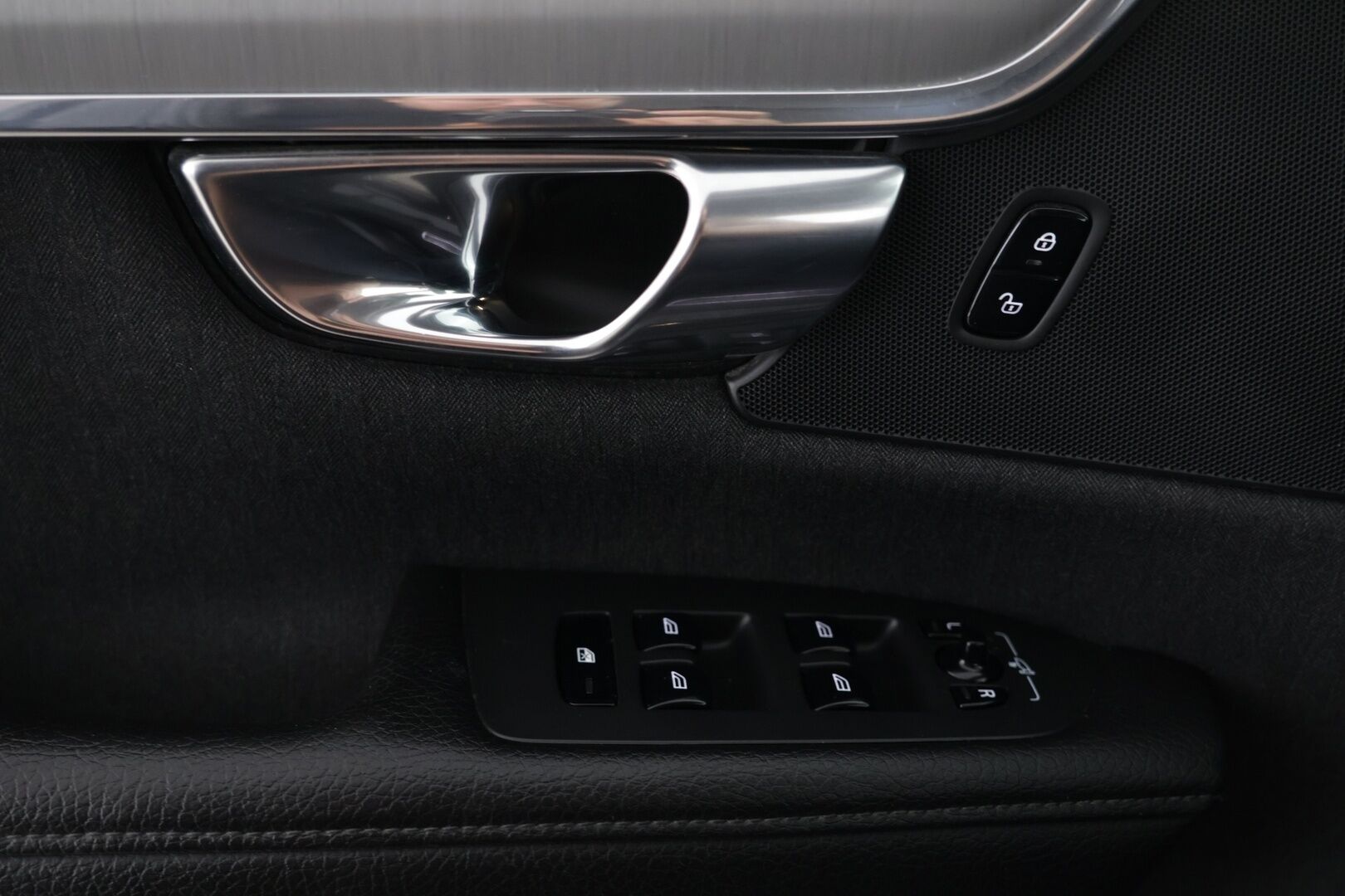 Volvo V90 2019 D4 Momentum aut - | Pilot assist | VOC | Keyless go | Huippuhieno