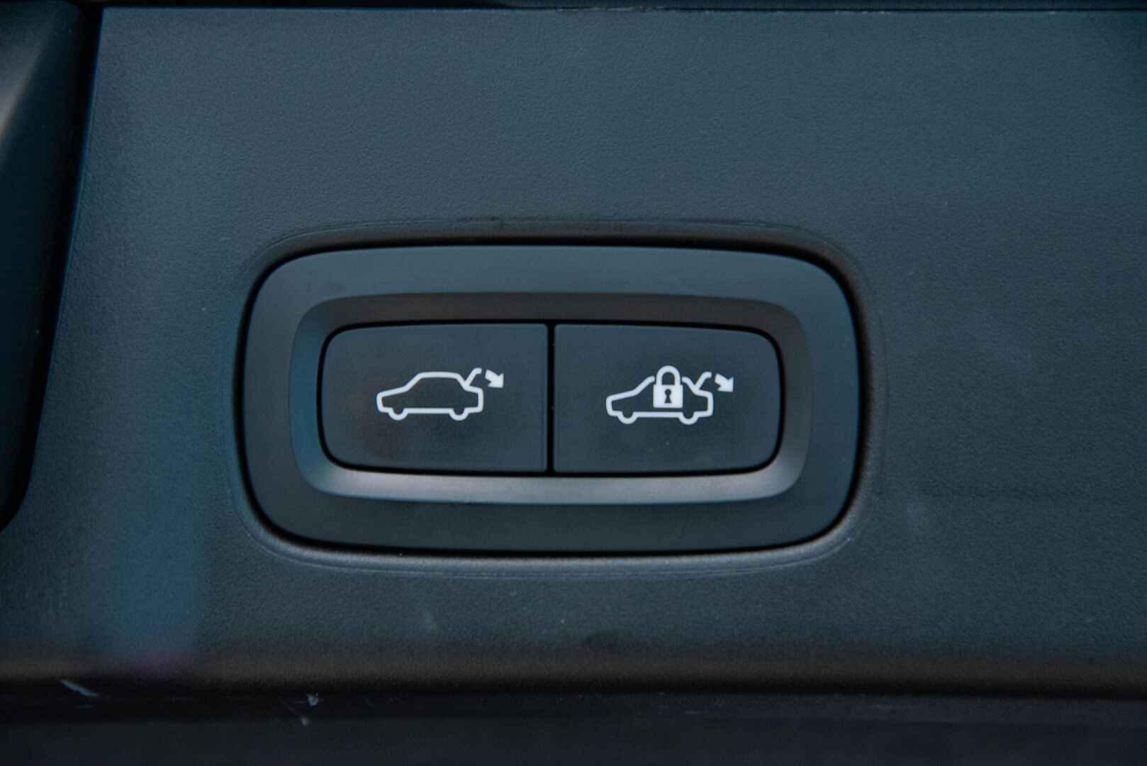 Volvo V90 2019 D4 Momentum Advanced ** Adapt.Vakkari / Digimittaristo / Esilämmitin / Keyless! ** - HULLUT AVAJAISHULINAT KORKOTARJOUS 3,29 %