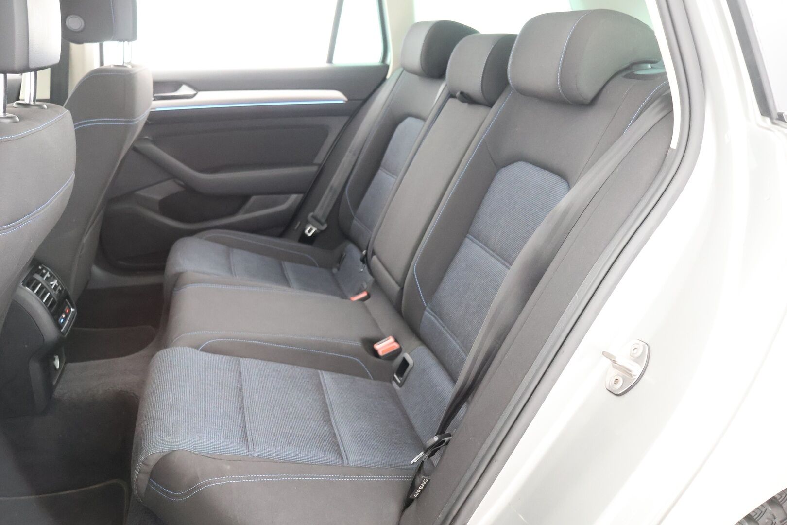 VOLKSWAGEN PASSAT 2017 Variant GTE Plug-In Hybrid 160 kW DSG-aut. / ACC / Dynaudio / Vetokoukku / BLIS / Navi / Apple & Android - Merkkiliikkeen huoltohistorialla! / Huippu varusteltu / Tulossa myyntiin! - HULLUT AVAJAISHULINAT KORKOTARJOUS 3,29 %