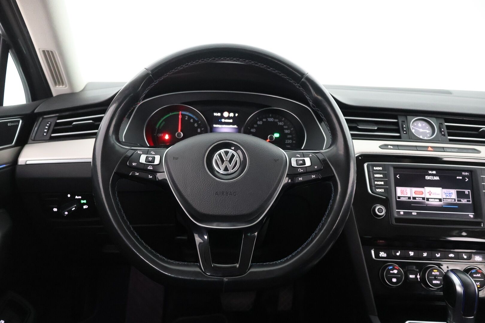 VOLKSWAGEN PASSAT 2017 Variant GTE Plug-In Hybrid 160 kW DSG-aut. - | ACC | Dynaudio | Vetokoukku | LED | BLIS | Navi | Apple & Android | Tutkat | Hihna tehty | 