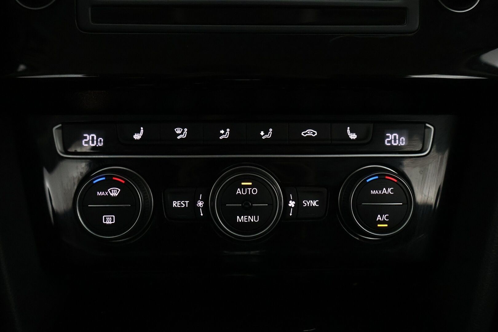 VOLKSWAGEN PASSAT 2017 Variant GTE Plug-In Hybrid 160 kW DSG-aut. - | ACC | Dynaudio | Vetokoukku | LED | BLIS | Navi | Apple & Android | Tutkat | Hihna tehty | 