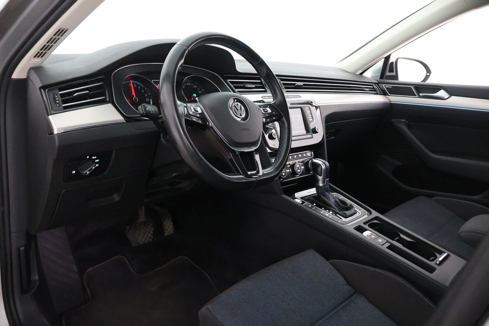 VOLKSWAGEN PASSAT 2017 Variant GTE Plug-In Hybrid 160 kW DSG-aut. - | ACC | Dynaudio | Vetokoukku | LED | BLIS | Navi | Apple & Android | Tutkat | Hihna tehty | 