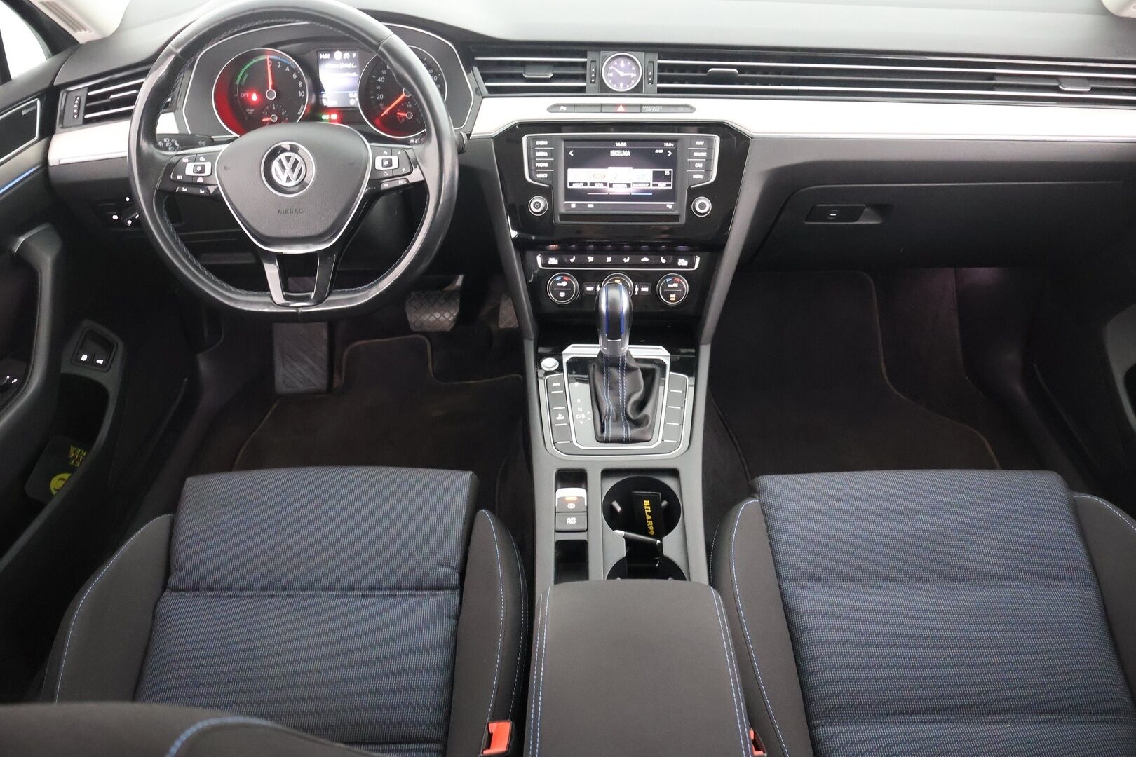 VOLKSWAGEN PASSAT 2017 Variant GTE Plug-In Hybrid 160 kW DSG-aut. - | ACC | Dynaudio | Vetokoukku | LED | BLIS | Navi | Apple & Android | Tutkat | Hihna tehty | 