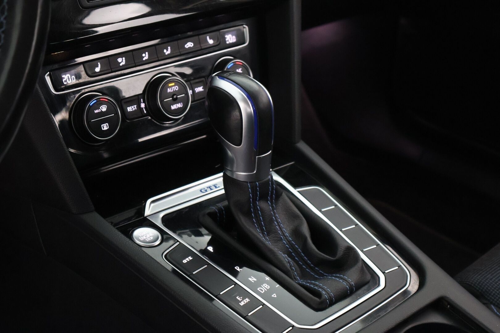 VOLKSWAGEN PASSAT 2017 Variant GTE Plug-In Hybrid 160 kW DSG-aut. - | ACC | Dynaudio | Vetokoukku | LED | BLIS | Navi | Apple & Android | Tutkat | Hihna tehty | 