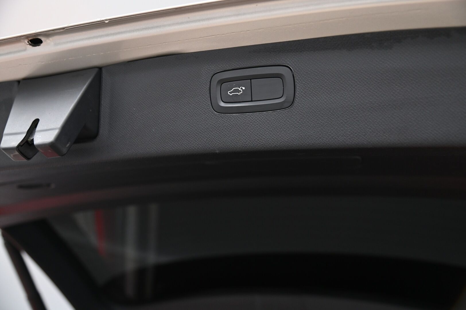 Volvo XC90 2016 D5 AWD Inscription aut *Sporttinahat muistilla / Kamera / Webasto / Full Led* - 2x fiksut renkaat ja alut / Juuri huollettu / Tummennetut ikkunat / Ei adblue