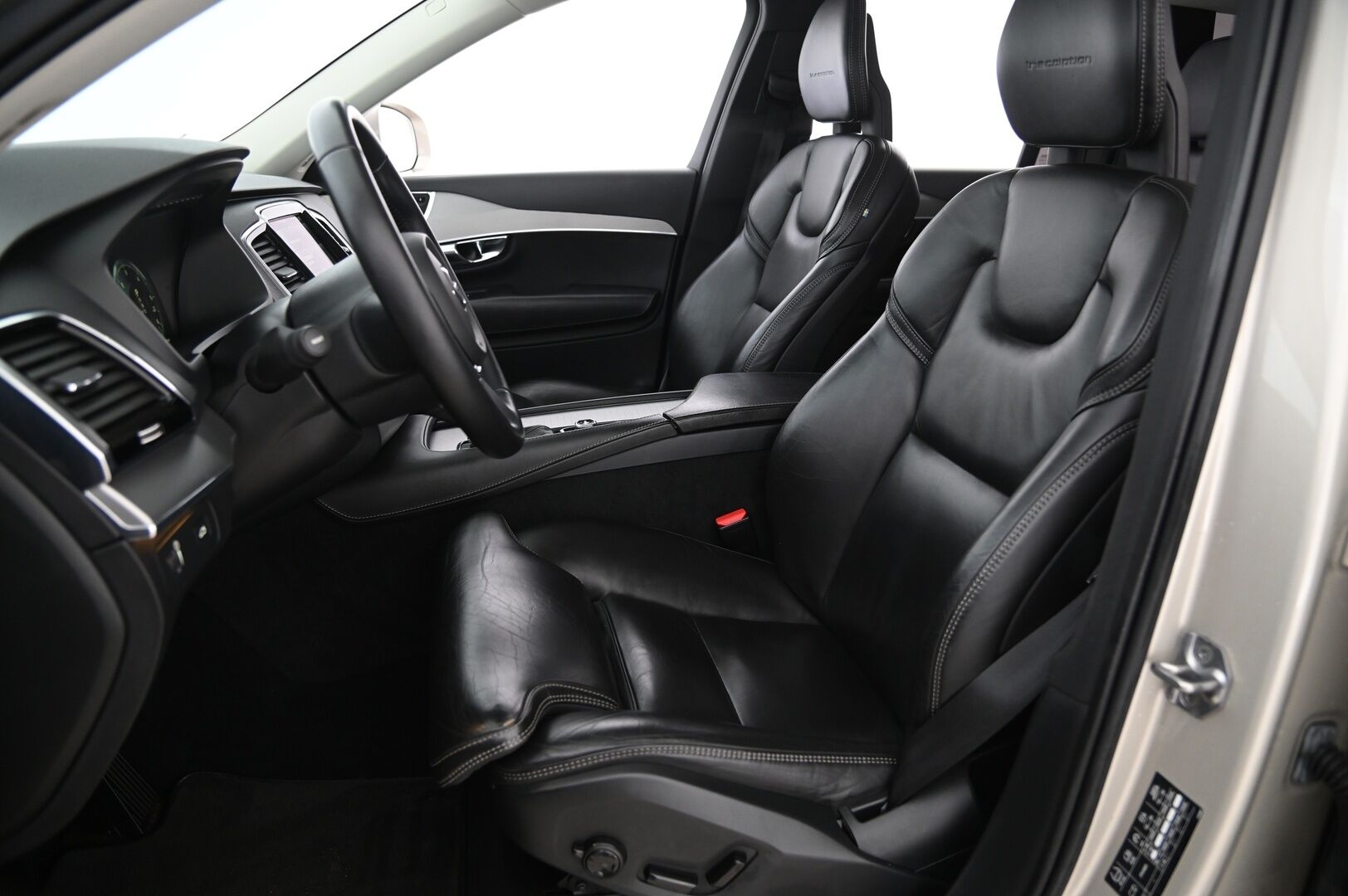 Volvo XC90 2016 D5 AWD Inscription aut *Sporttinahat muistilla / Kamera / Webasto / Full Led* - 2x fiksut renkaat ja alut / Juuri huollettu / Tummennetut ikkunat / Ei adblue