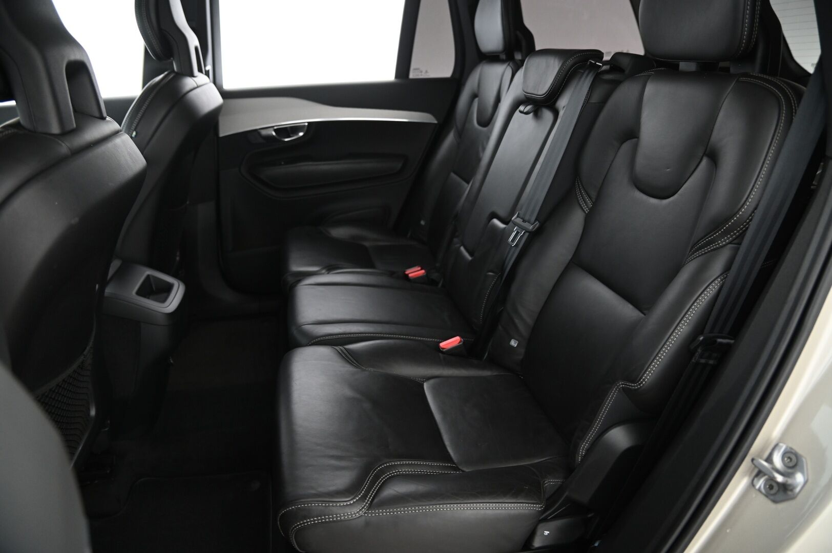 Volvo XC90 2016 D5 AWD Inscription aut *Sporttinahat muistilla / Kamera / Webasto / Full Led* - 2x fiksut renkaat ja alut / Juuri huollettu / Tummennetut ikkunat / Ei adblue