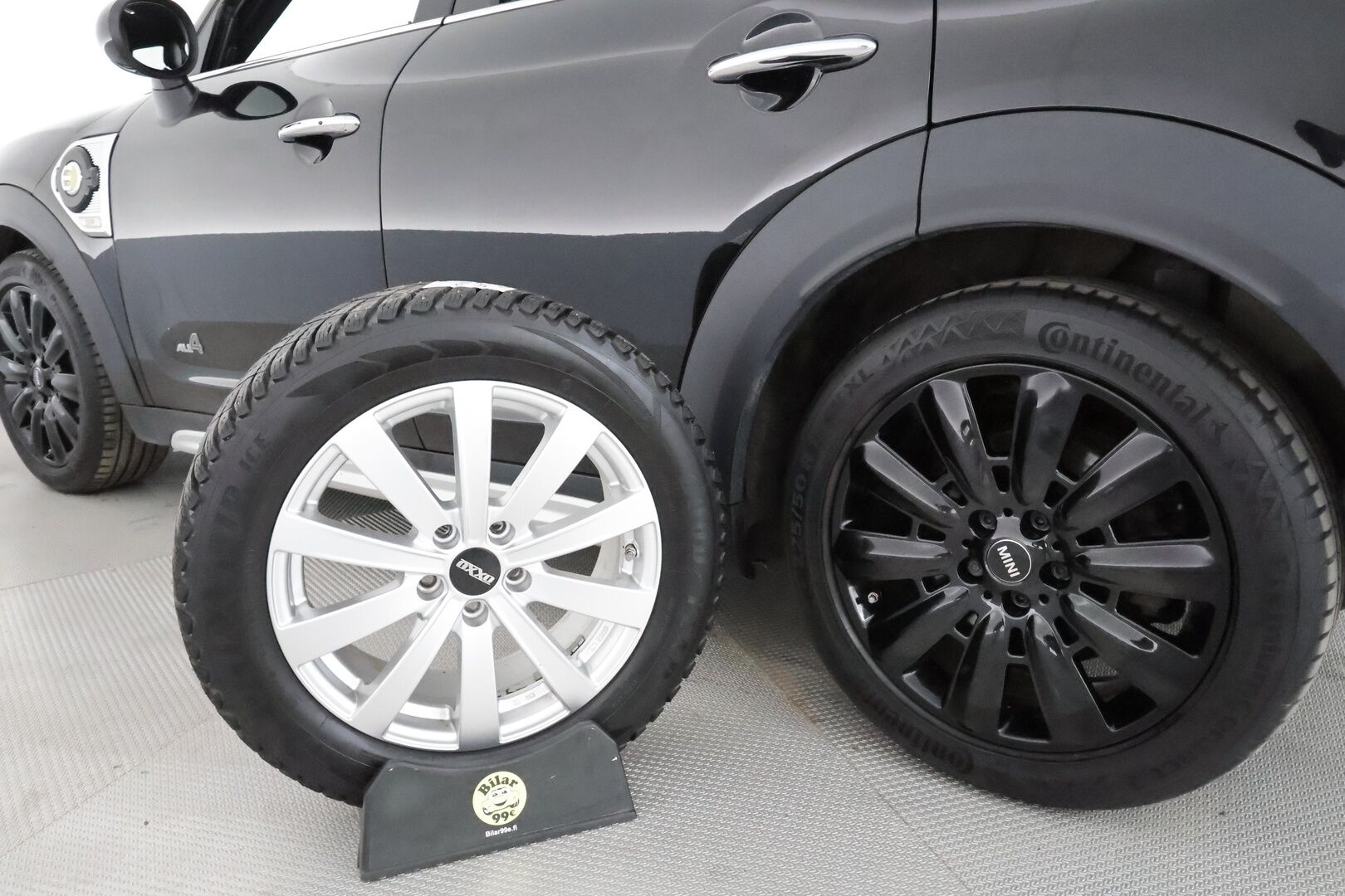 Mini Countryman 2019 Cooper SE ALL4 **Harman/Kardon / HUD / Adapt.Vakkari / LED-valot / P.Kamera / Sporttipenkki Muistilla / Navi / Keyless** - 2x Latauskaapelit / Kahdet Renkaat