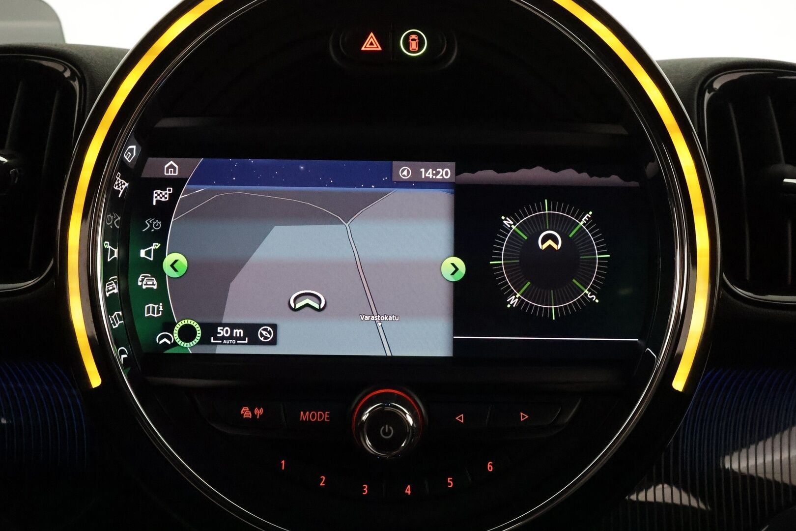 Mini Countryman 2019 Cooper SE ALL4 **Harman/Kardon / HUD / Adapt.Vakkari / LED-valot / P.Kamera / Sporttipenkki Muistilla / Navi / Keyless** - 2x Latauskaapelit / Kahdet Renkaat