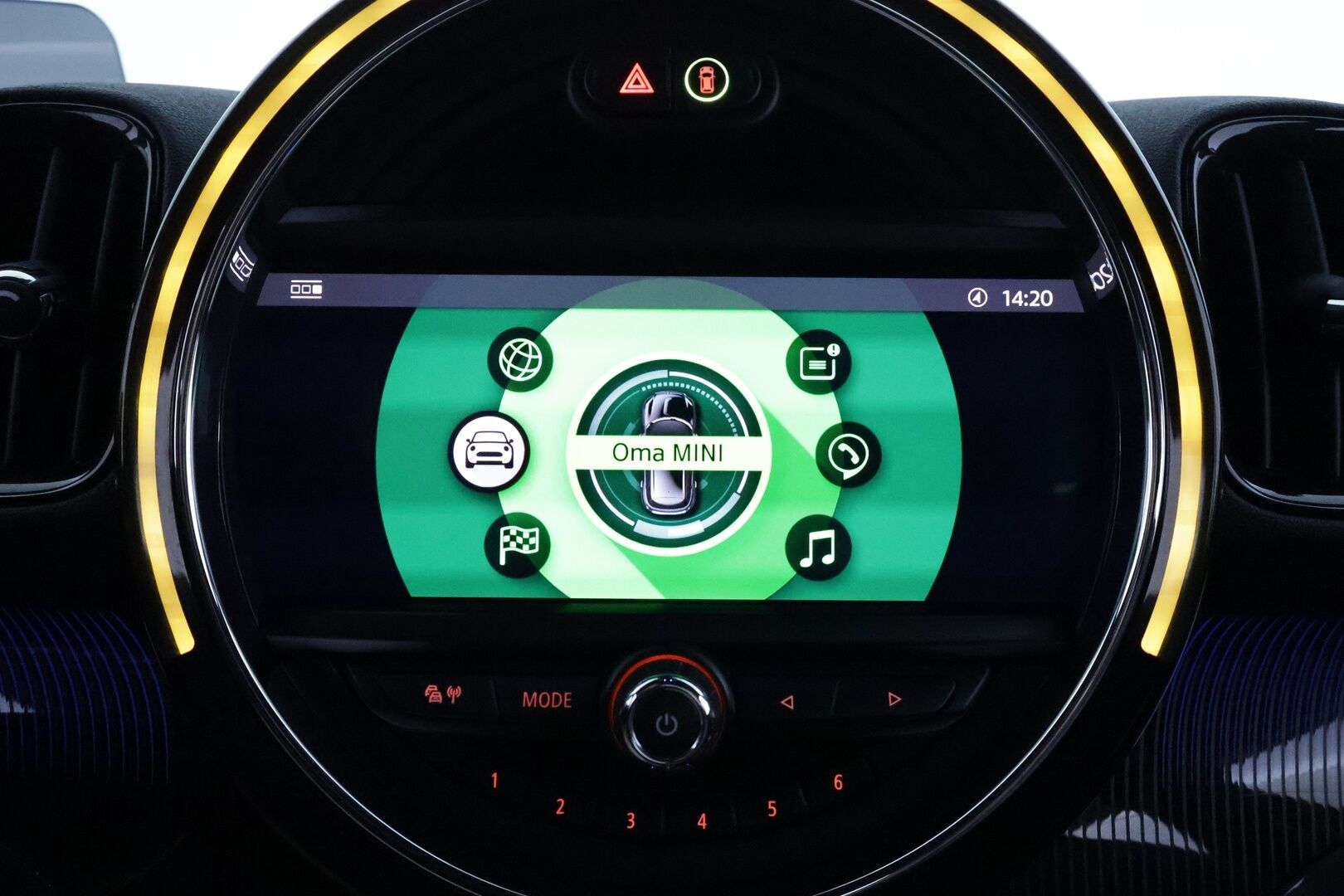 Mini Countryman 2019 Cooper SE ALL4 **Harman/Kardon / HUD / Adapt.Vakkari / LED-valot / P.Kamera / Sporttipenkki Muistilla / Navi / Keyless** - 2x Latauskaapelit / Kahdet Renkaat
