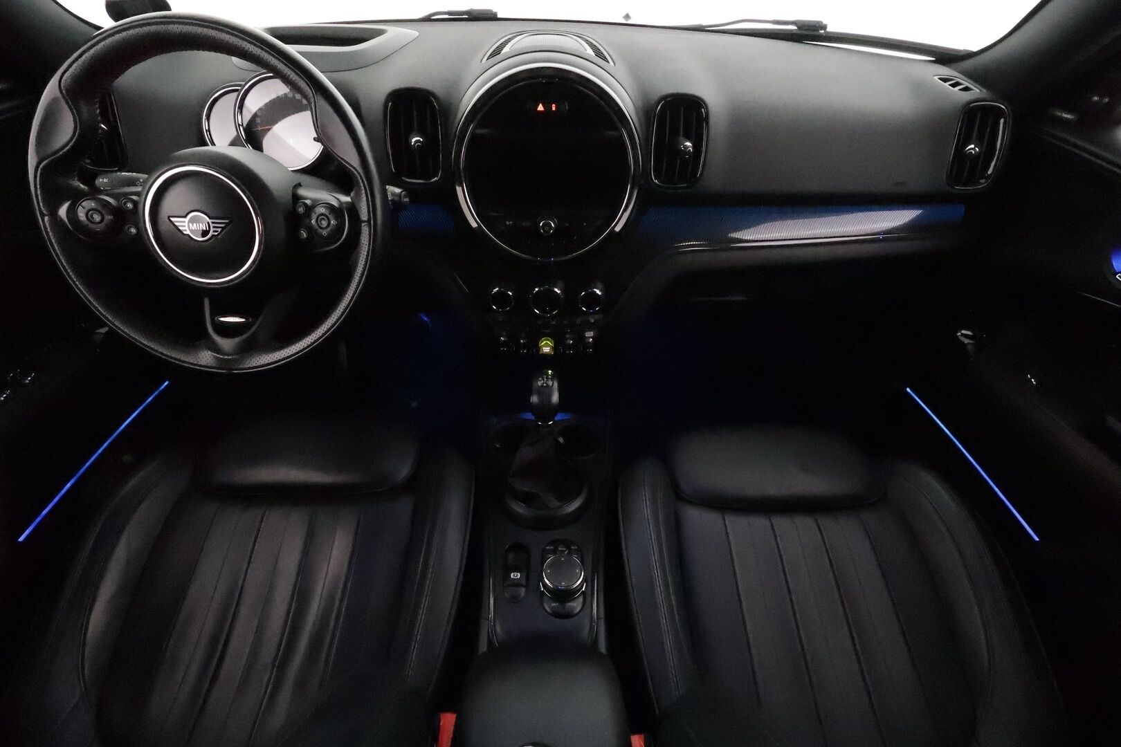 Mini Countryman 2019 Cooper SE ALL4 **Harman/Kardon / HUD / Adapt.Vakkari / LED-valot / P.Kamera / Sporttipenkki Muistilla / Navi / Keyless** - 2x Latauskaapelit / Kahdet Renkaat