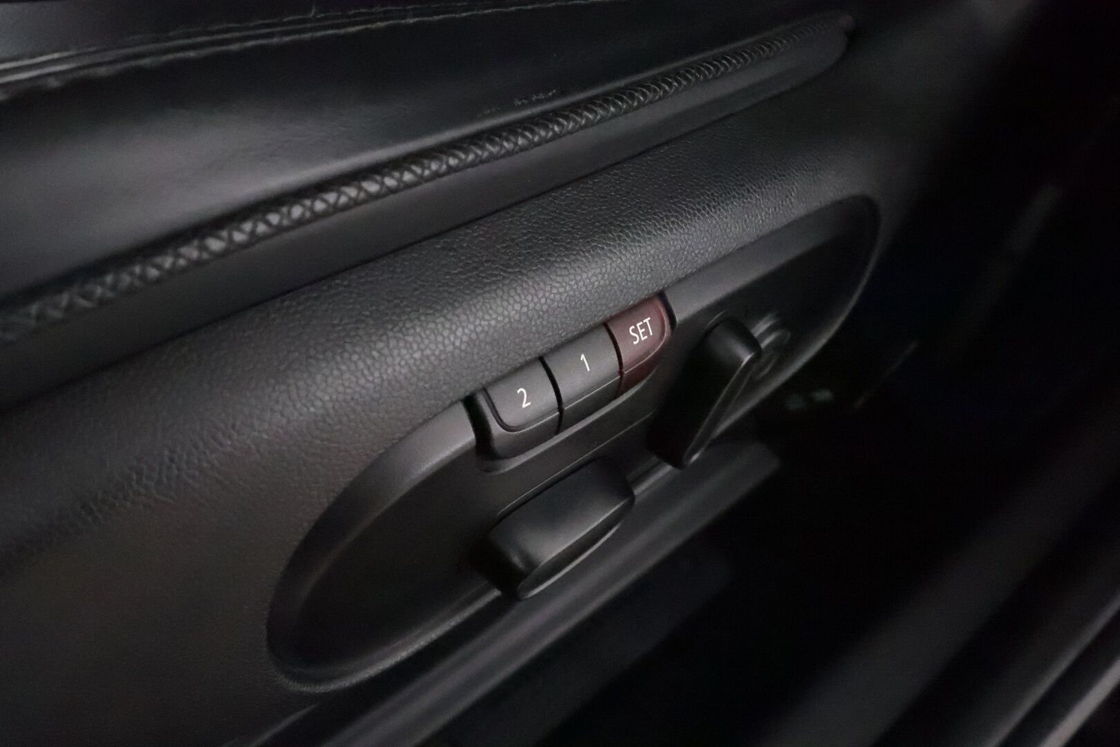 Mini Countryman 2019 Cooper SE ALL4 **Harman/Kardon / HUD / Adapt.Vakkari / LED-valot / P.Kamera / Sporttipenkki Muistilla / Navi / Keyless** - 2x Latauskaapelit / Kahdet Renkaat