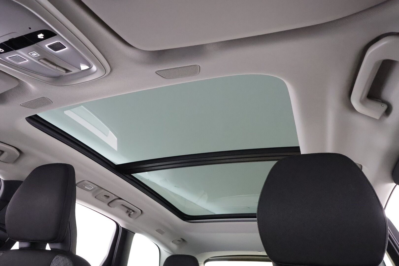 Volvo XC60 2023 T6 AWD Long Range Core aut * ACC / P.Kamera / Full LED / Webasto / Navi / Koukku / Panorama / Facelift * - 1.Om Suomi-auto / Akku kuntotarkastettu / Kahdet renkaat aluvanteilla / Merkkihuollettu