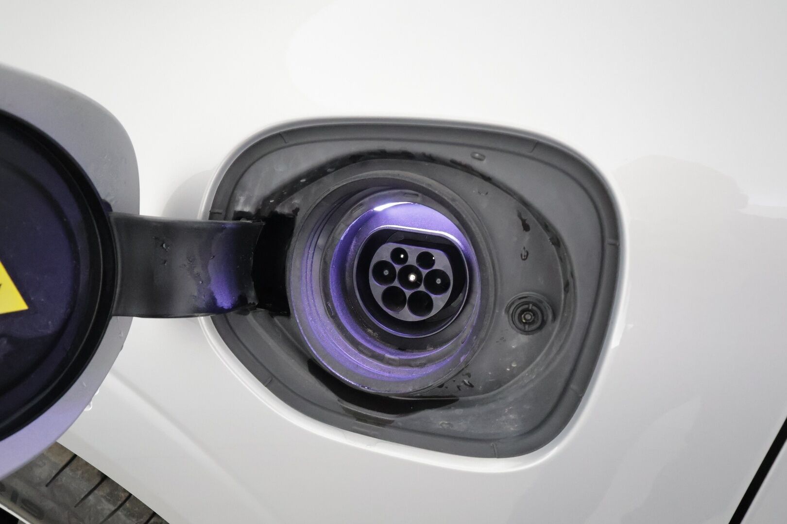 Volvo XC60 2023 T6 AWD Long Range Core aut * ACC / P.Kamera / Full LED / Webasto / Navi / Koukku / Panorama / Facelift * - 1.Om Suomi-auto / Akku kuntotarkastettu / Kahdet renkaat aluvanteilla / Merkkihuollettu