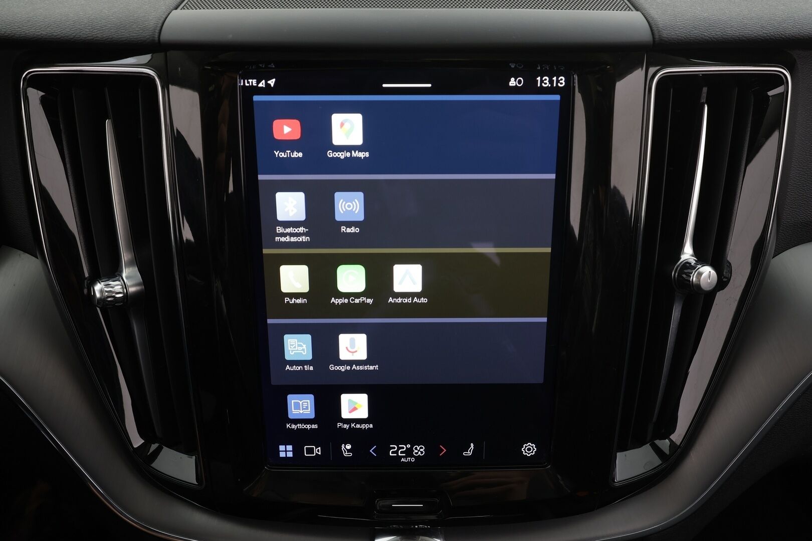 Volvo XC60 2023 T6 AWD Long Range Core aut * ACC / P.Kamera / Full LED / Webasto / Navi / Koukku / Panorama / Facelift * - 1.Om Suomi-auto / Akku kuntotarkastettu / Kahdet renkaat aluvanteilla / Merkkihuollettu